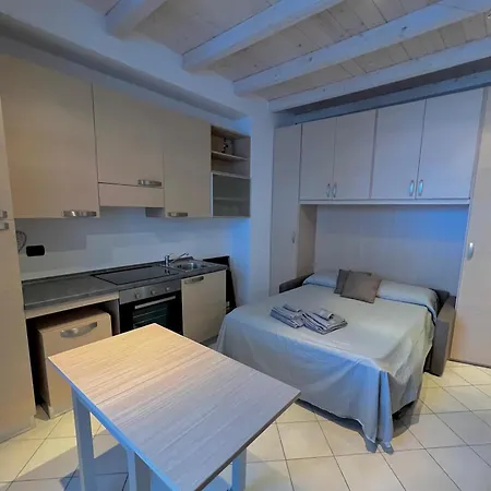 Rossi Couple * Oliveto Lario